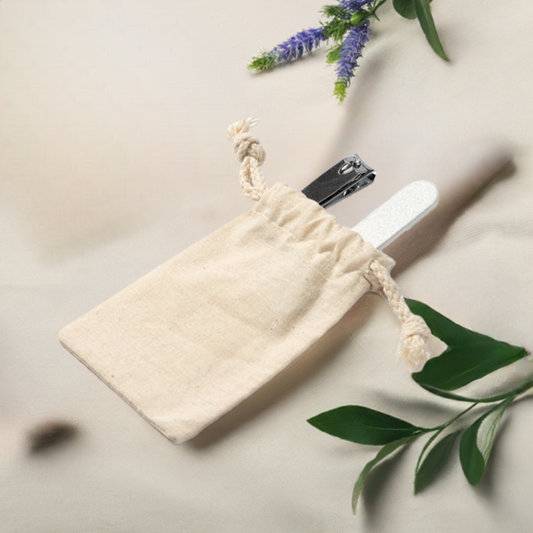 Kit de manucure dans une pochette en coton