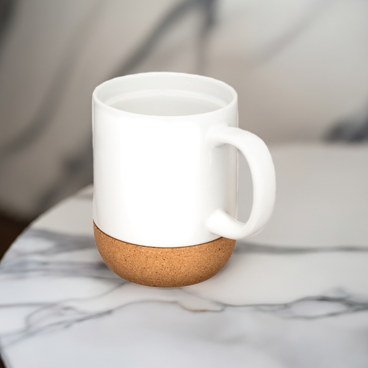 Tasse en céramique avec base en liège